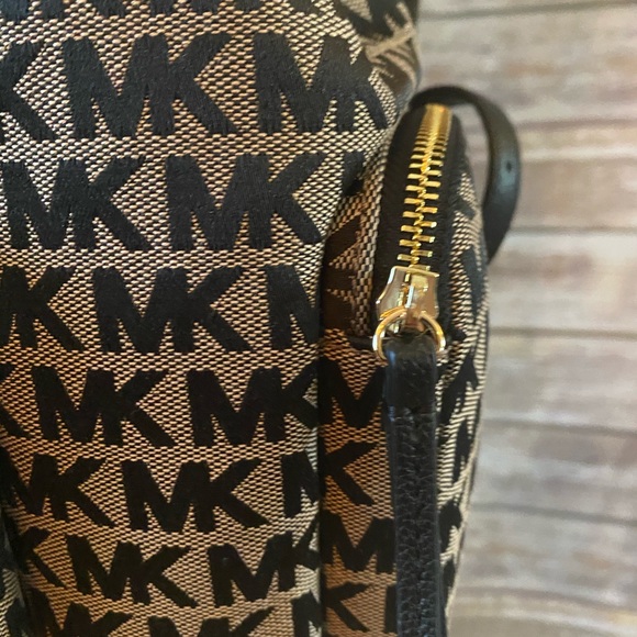 MICHAEL KORS ABBEY LARGE CARGO BACKPACK - Picture 2 of 16